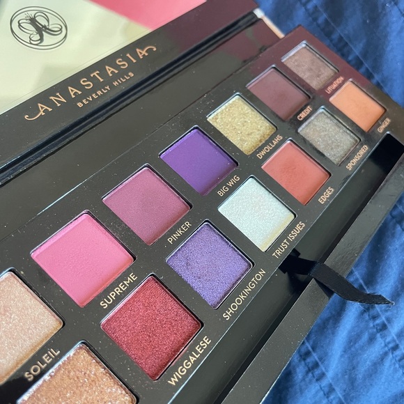 Jackie Aina palette - Picture 3 of 4